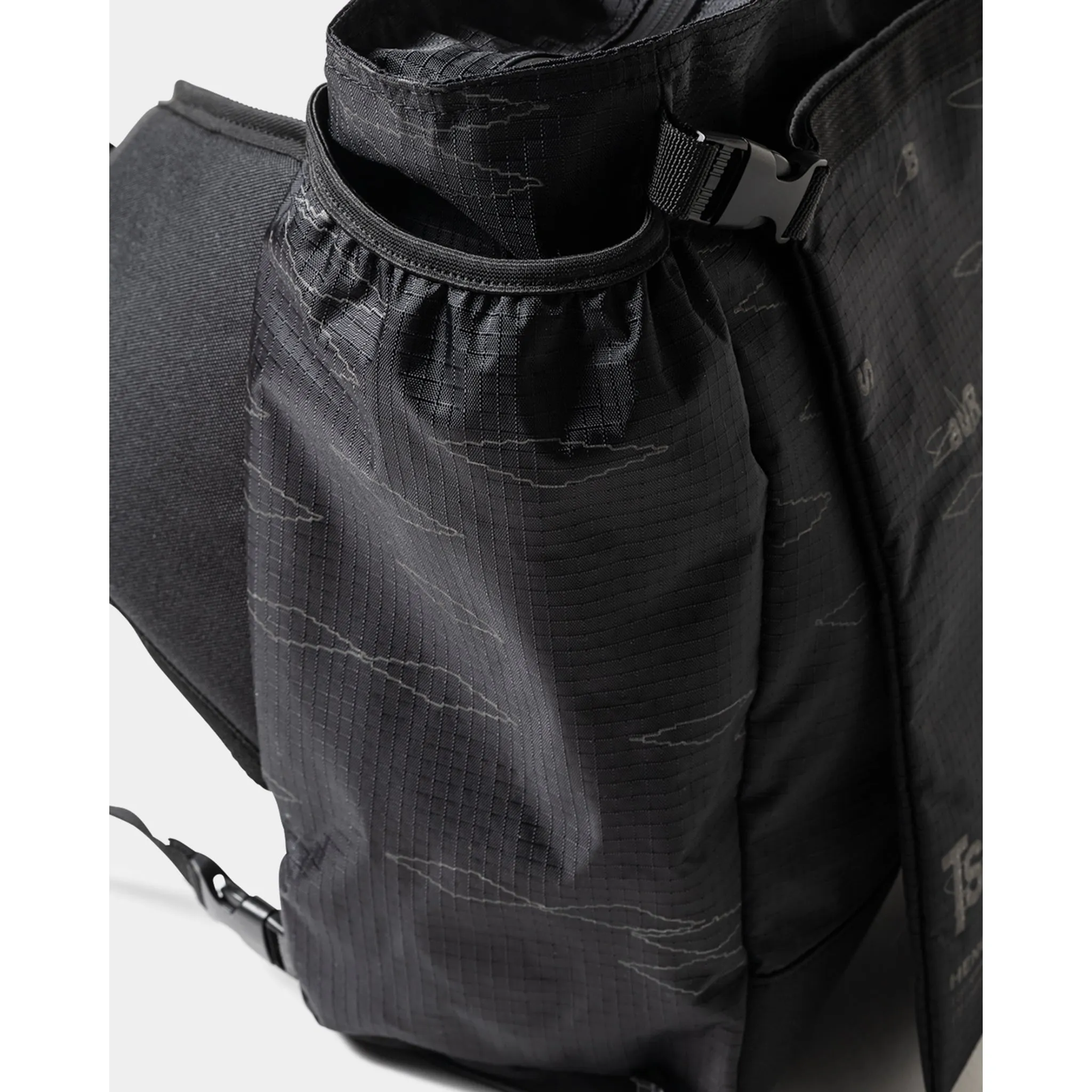 MESSENGER BAG / BLACK
