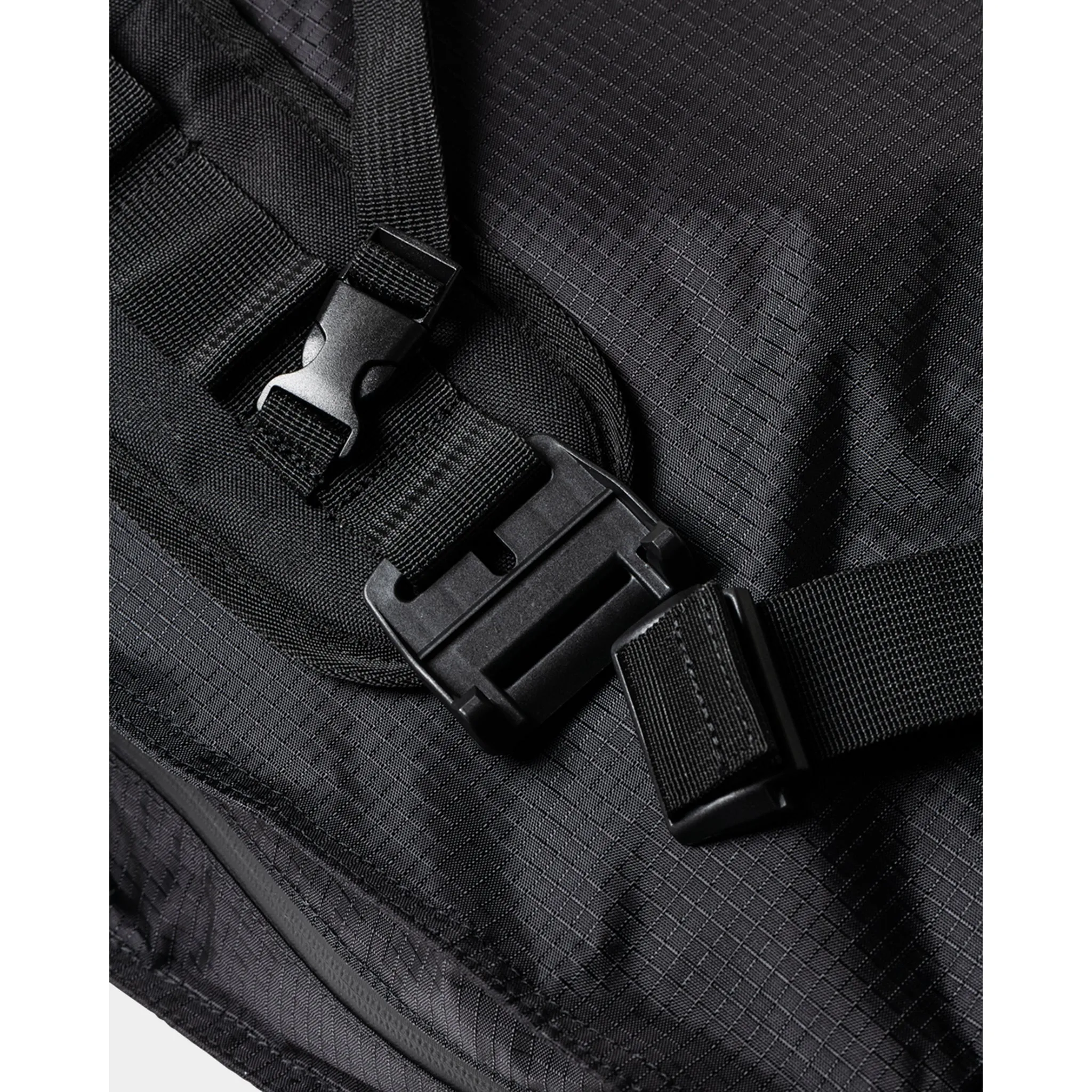 MESSENGER BAG / BLACK