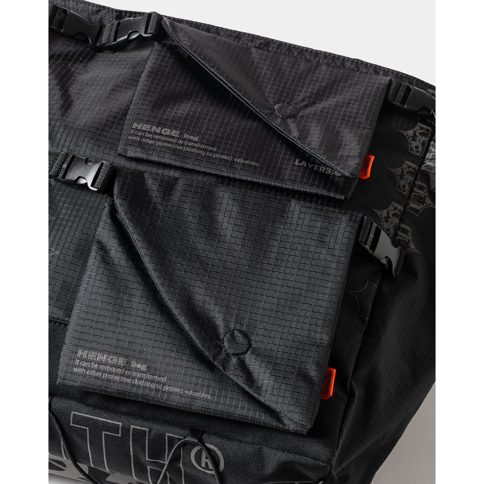 MESSENGER BAG / BLACK